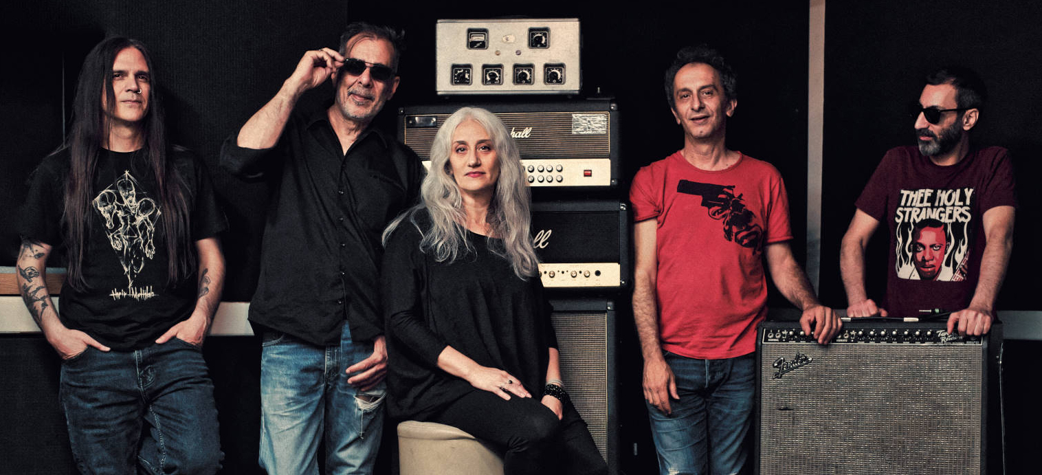 Οι Thee Holy Strangers στη σκηνή του An Club